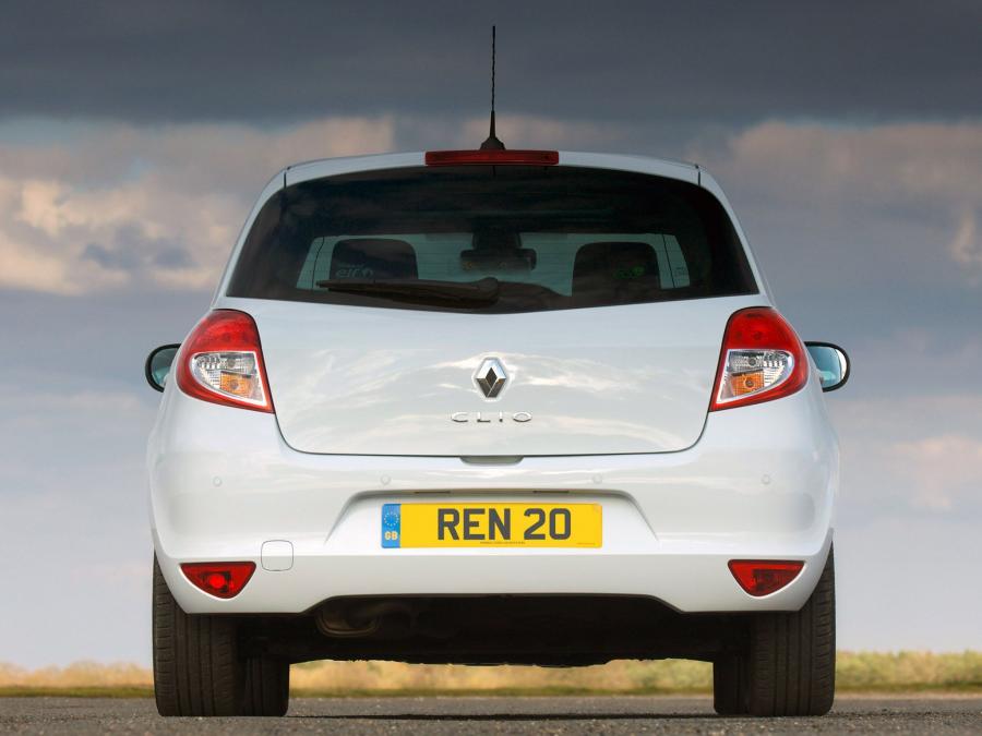  Renault Clio 20th Anniversary Edition 2010 года  (UK) (фото 3 из 7)